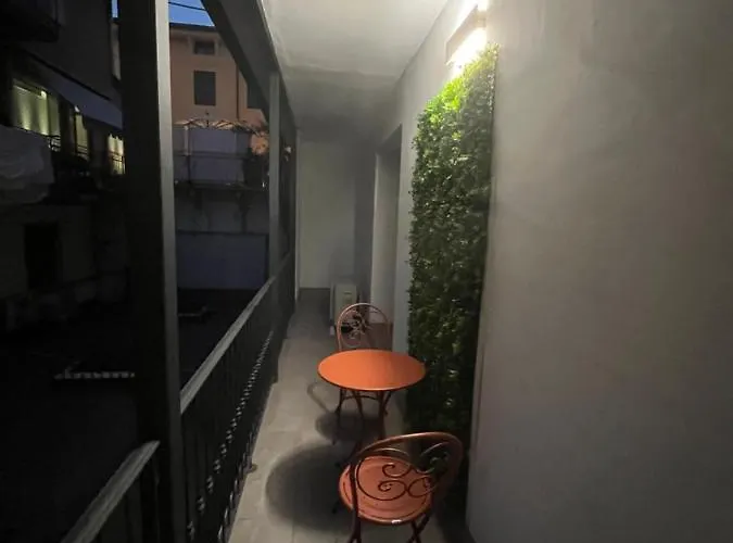 Juliet\'S Neighbours- Luxury Apartment
